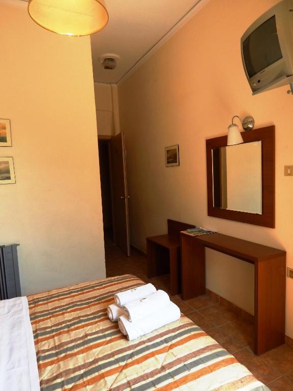 Angela'S House Hotel Monemvasía الغرفة الصورة